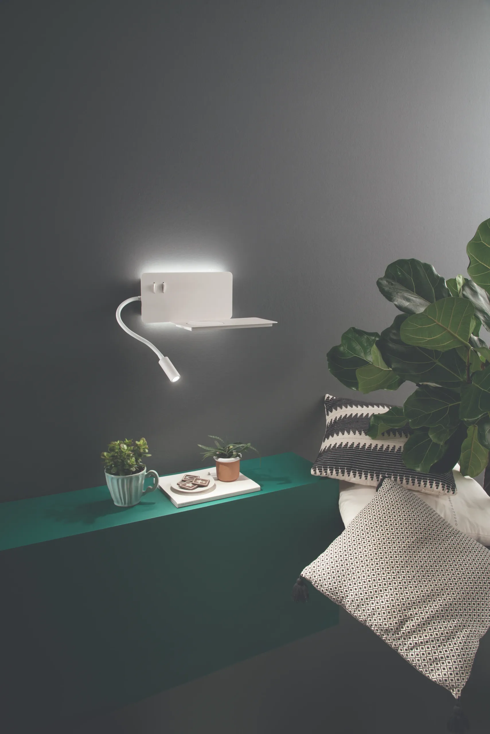 lampada a parete per leggere