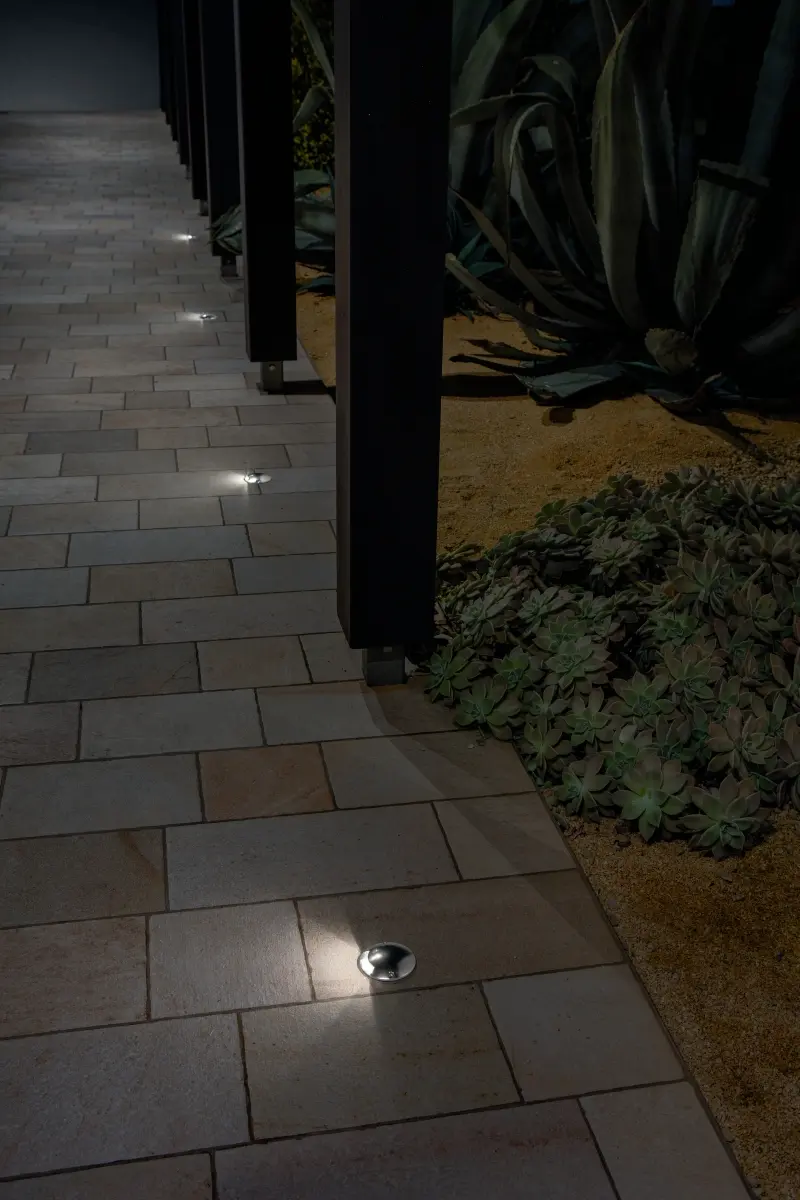 segnapasso per vialetti esterni