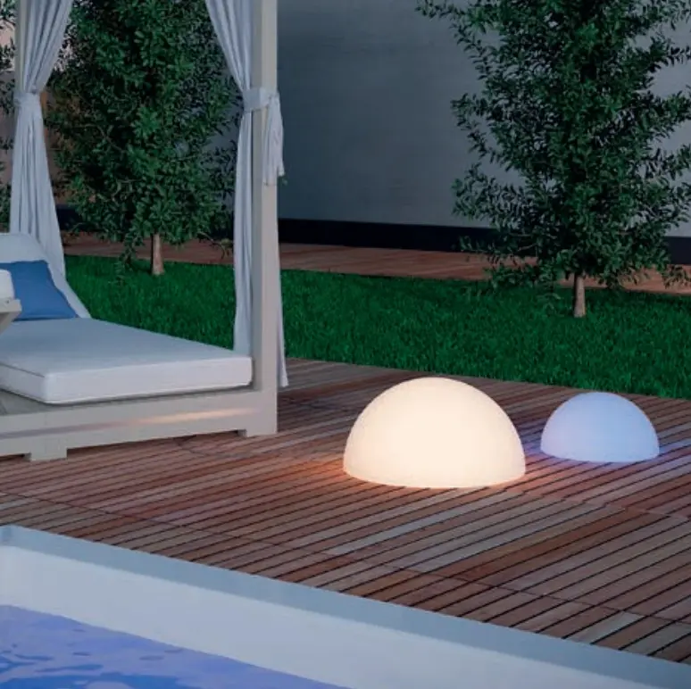 illuminazione spazi vicino piscina