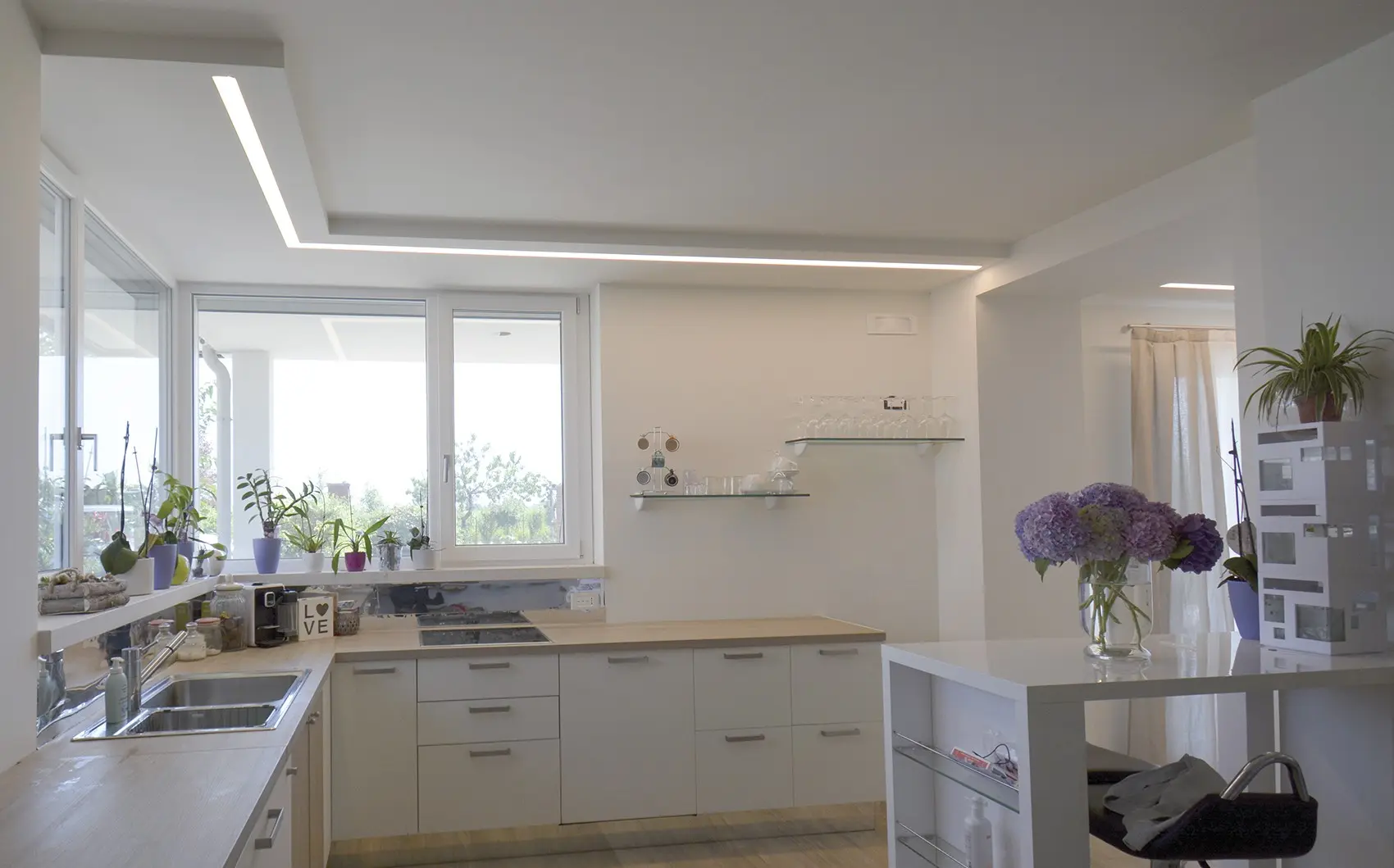 illuminazione invisibile a soffitto