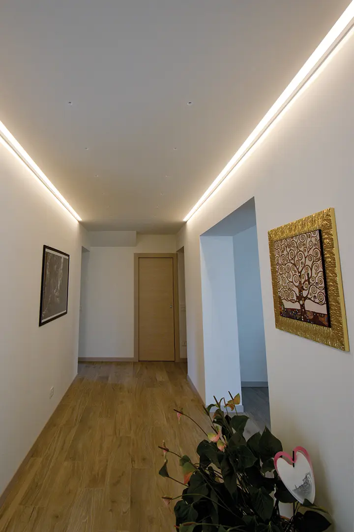 illuminazione nascosta a soffitto
