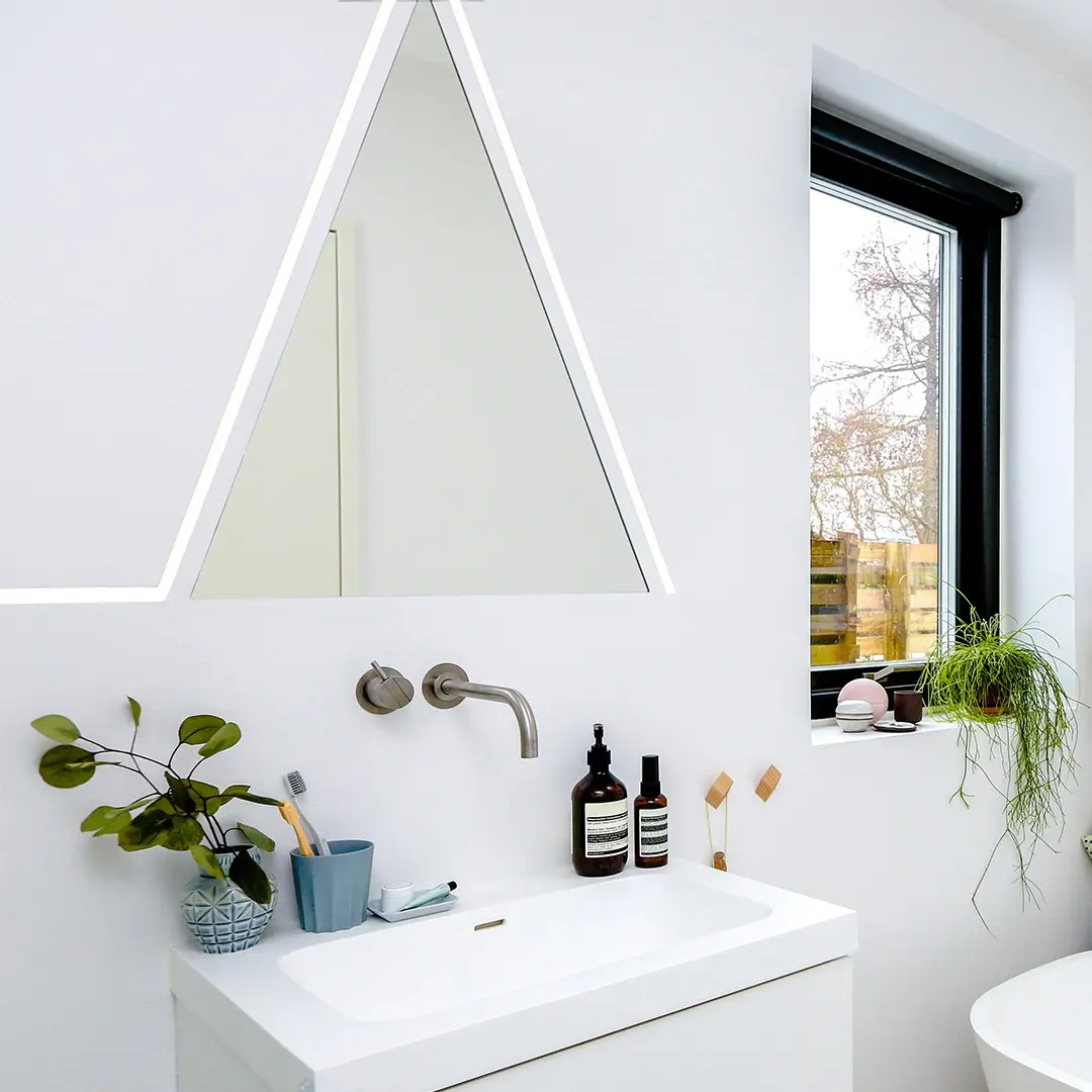 illuminazione di design per specchio bagno